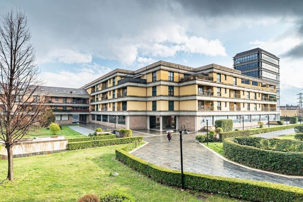 Broletto Park Apartment - Affitti Brevi Italia Lecco Bagian luar foto