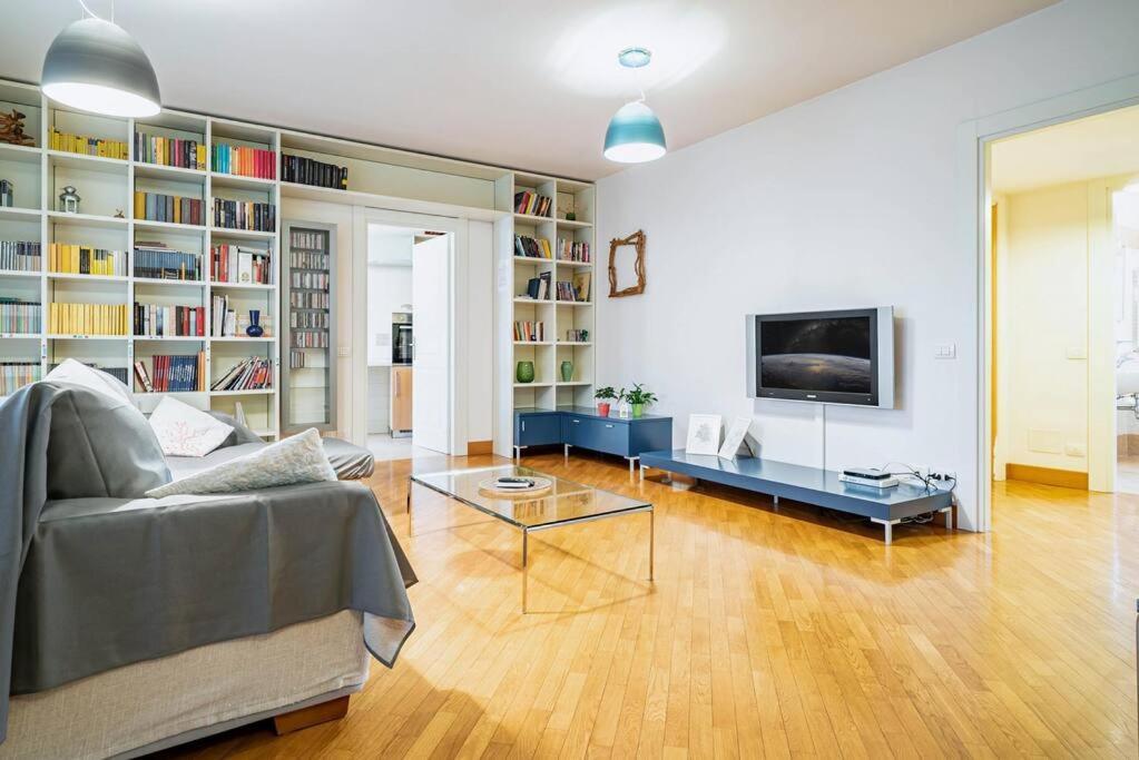 Broletto Park Apartment - Affitti Brevi Italia Lecco Bagian luar foto