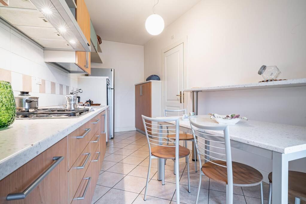 Broletto Park Apartment - Affitti Brevi Italia Lecco Bagian luar foto