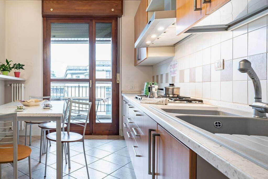 Broletto Park Apartment - Affitti Brevi Italia Lecco Bagian luar foto