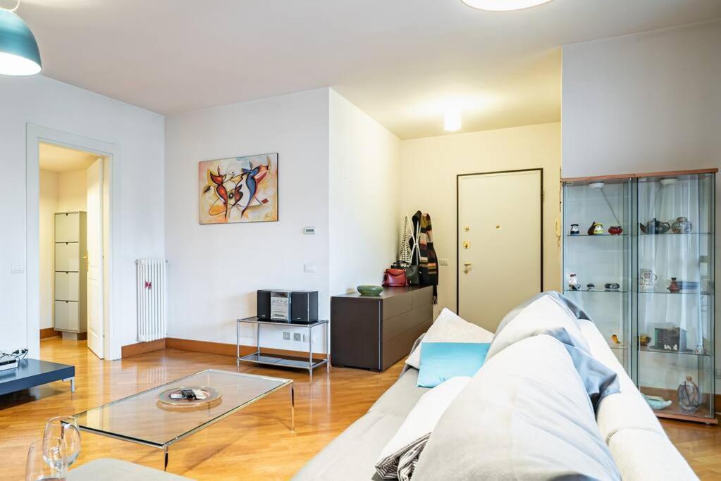 Broletto Park Apartment - Affitti Brevi Italia Lecco Bagian luar foto