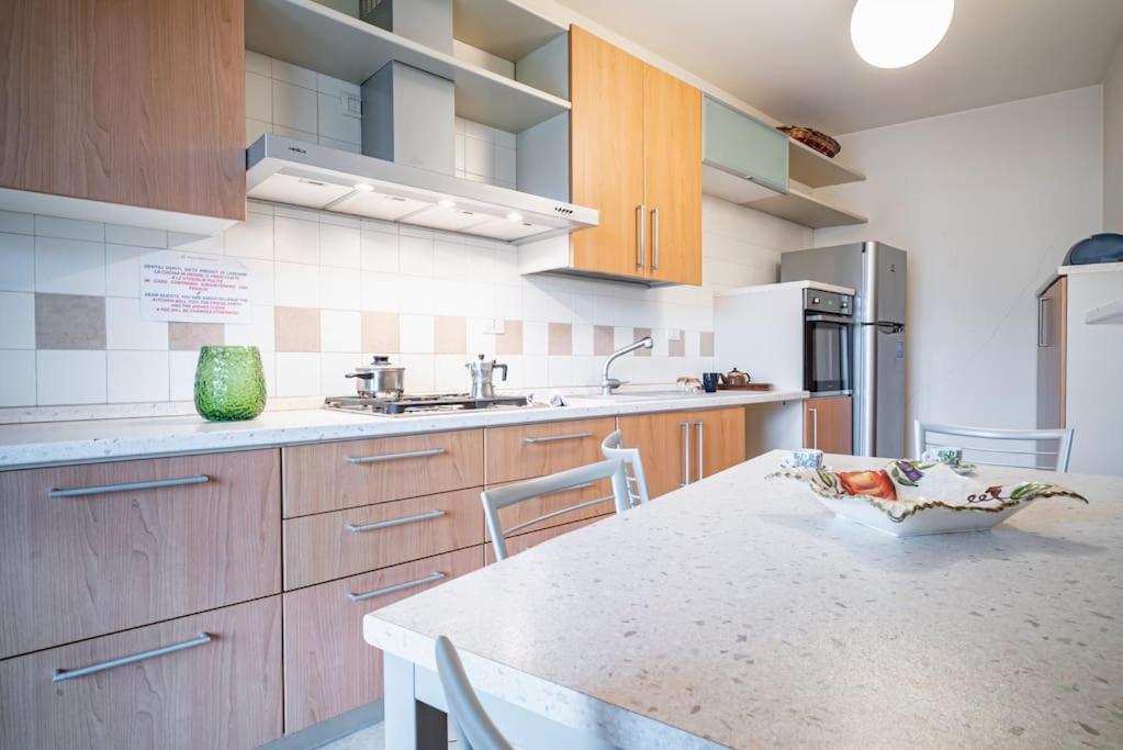Broletto Park Apartment - Affitti Brevi Italia Lecco Bagian luar foto